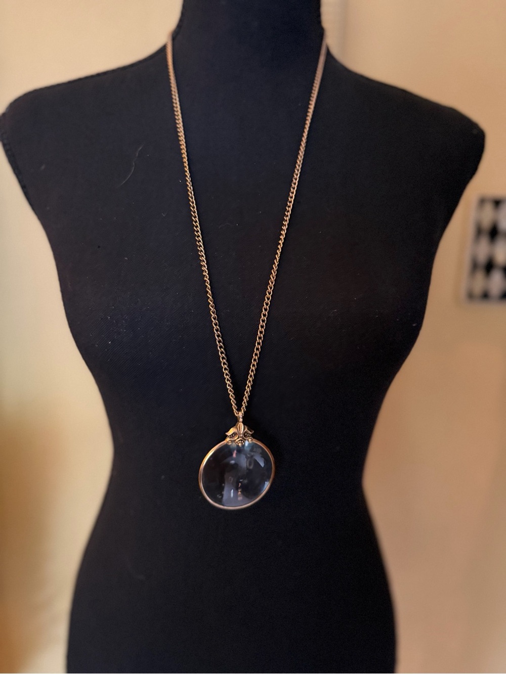 Vintage-Style Gold Tone Magnifier Pendant Necklace - Clear Lens